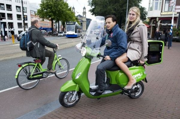Amsterdam gets scooter taxis
