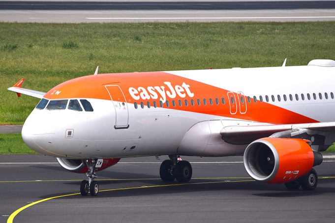 EasyJet grounds all its planes as UK airline industry grinds to a halt