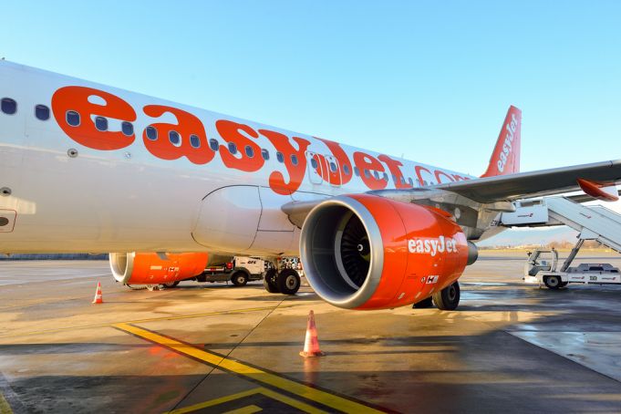 EasyJet plans to cut a third of workforce