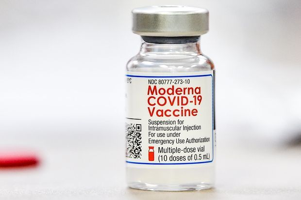 The UK approves third Covid-19 vaccine - Moderna