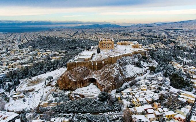 Heavy snowfall in Athens