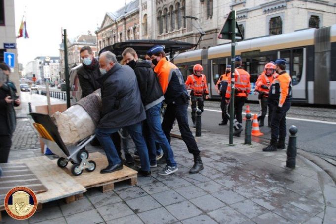 Carabinieri find statue