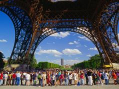 Drop in visitors to Eiffel Tower after Paris attacks