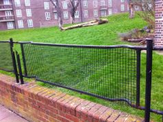 Campaign to save London's stretcher fences