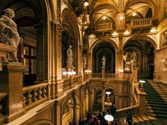 Wiener Staatsoper streams daily opera performances