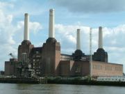 Police to use Battersea power station site