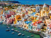 Covid-19: Irish tourism chief resigns over holiday in Italy