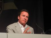Arnold Schwarzenegger joins the campaign for a careful reopening of Hungarian Gyms