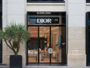 Luxury stores reopen in Paris to huge losses