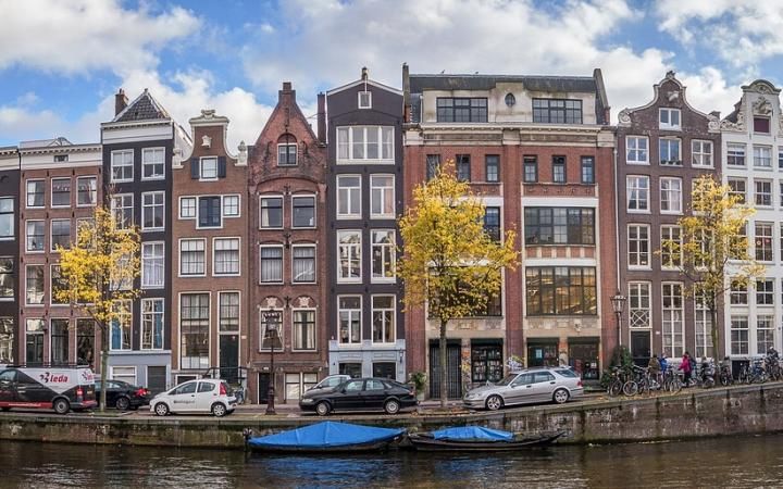 Bos en Lommer district Wanted in Europe